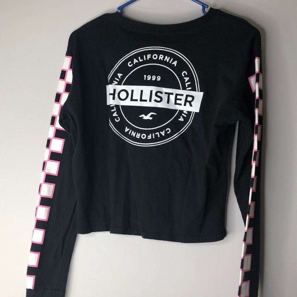 Hollister Graphic Long Sleeve Tee Checkerboard cropped